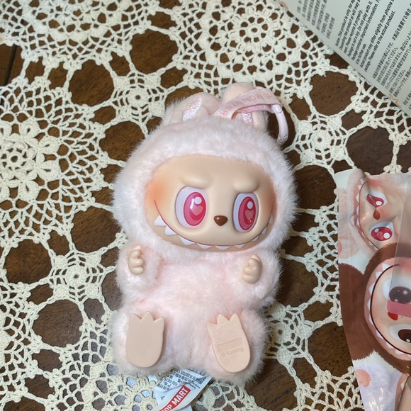 LABUBU Pop Mart DOLL, Labubu HAVE A SEAT Authentic, DADA (PINK) heart eyes! - Picture 2 of 14